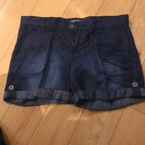 Lightweight blue denim short